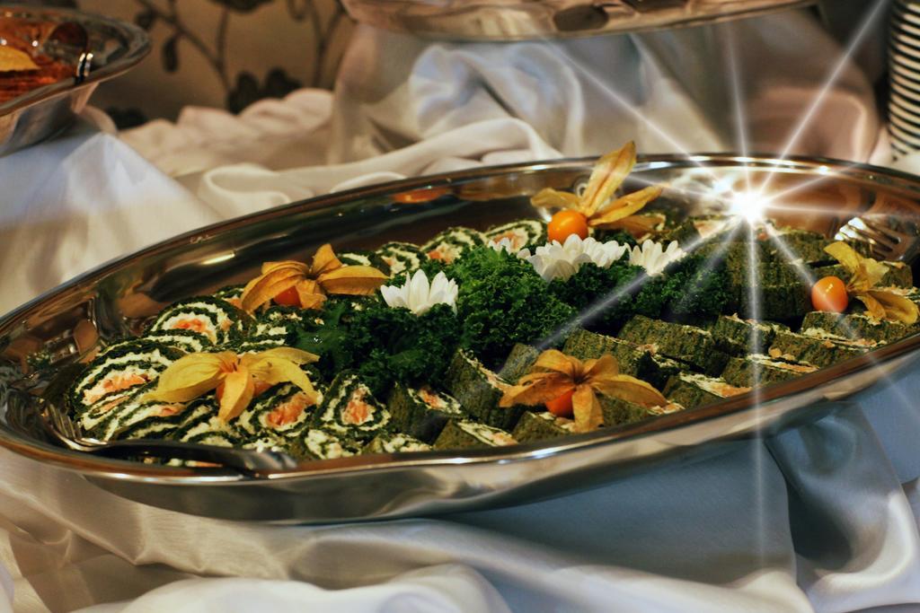 Hotel Zornica Poczesna Экстерьер фото
