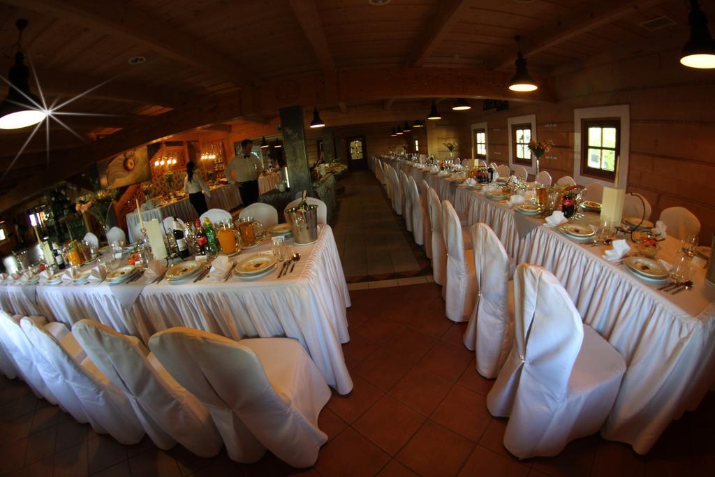 Hotel Zornica Poczesna Экстерьер фото